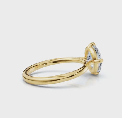 The Juno Oval Solitaire